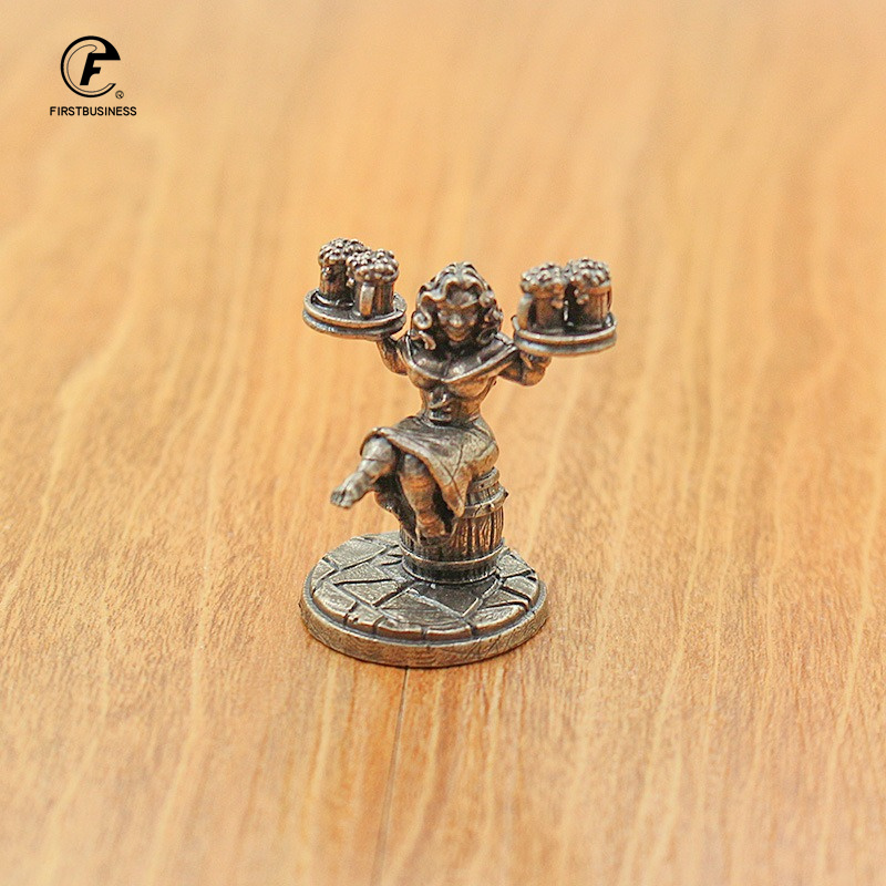 Vintage White Brass Miniature  - Board Game Design avaliação e preço