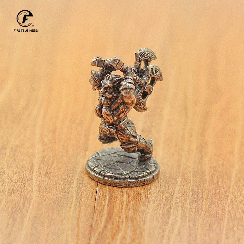 Vintage White Brass Miniature  - Board Game Design avaliação e preço