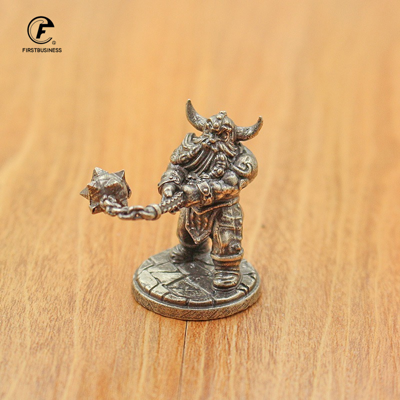 Vintage White Brass Miniature  - Board Game Design avaliação e preço