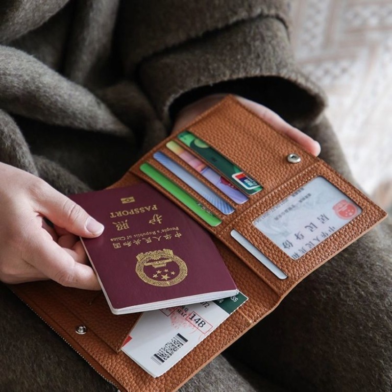 Leather Passport Holder Covers - Board Game Book avaliação e preço